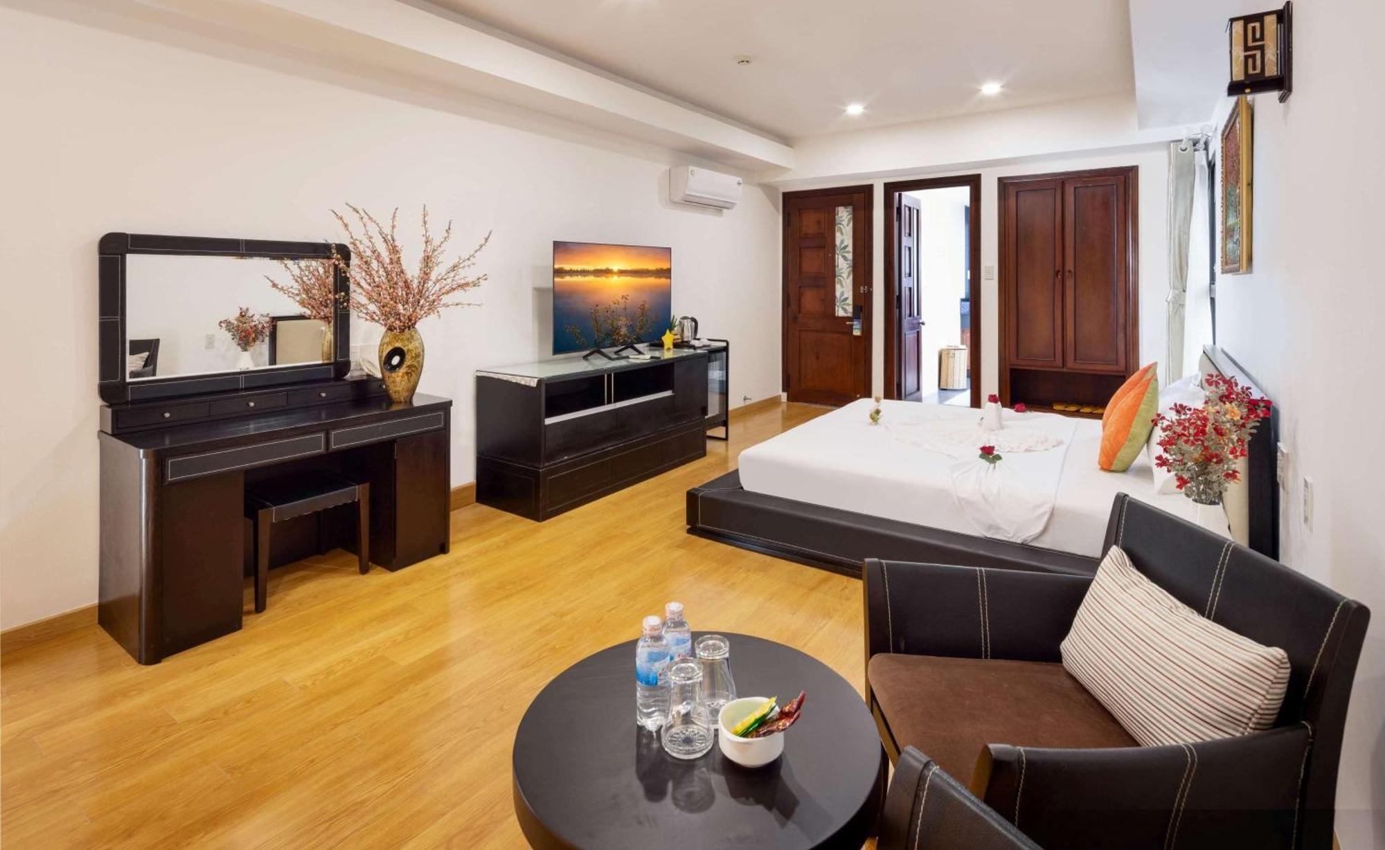 The Summer Hotel Nha Trang Exterior photo